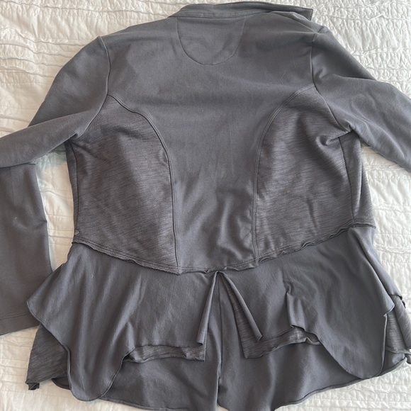 Gray jacket - Picture 3 of 5